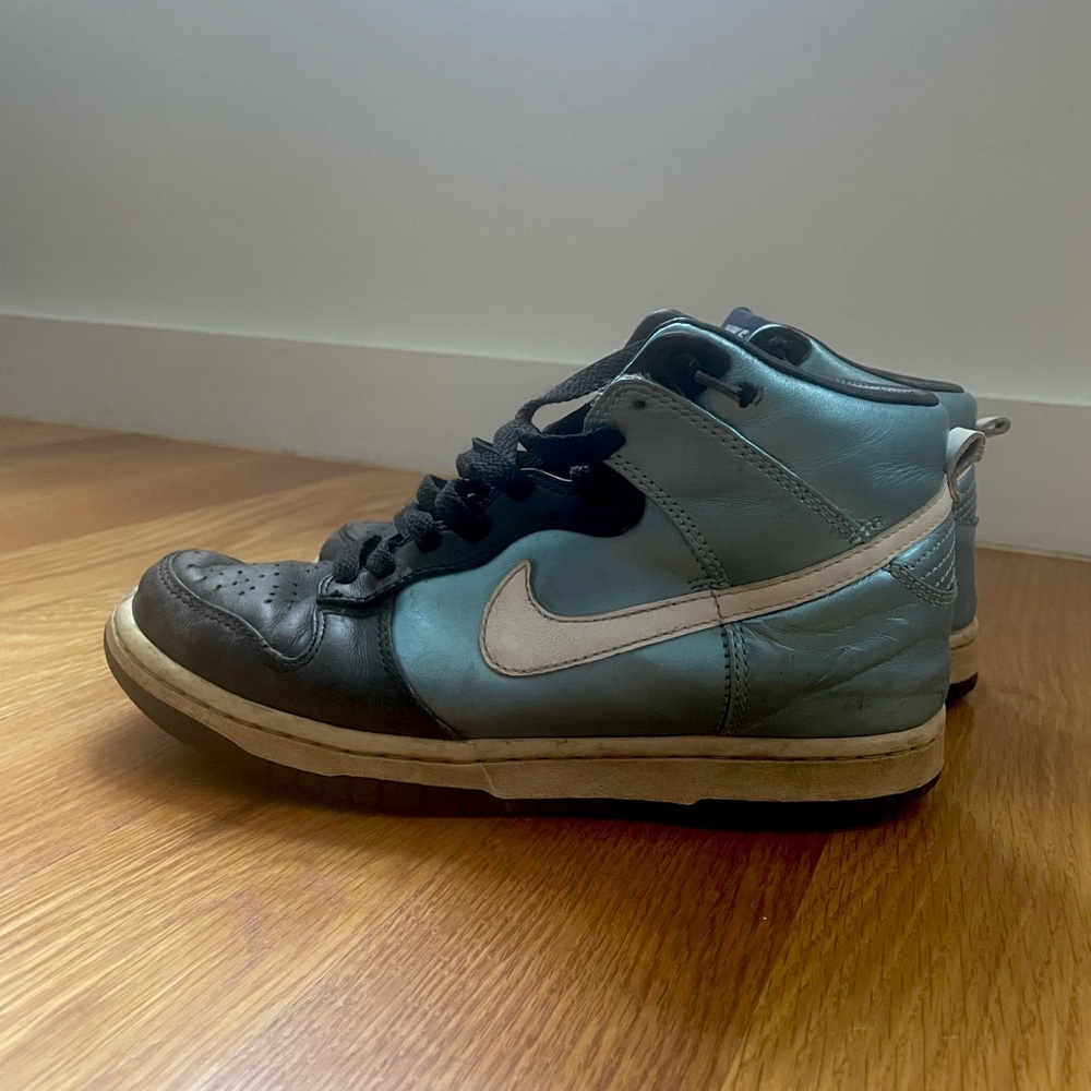 Nike YTK Men’s Black and Blue Metallic High-Top Sneakers